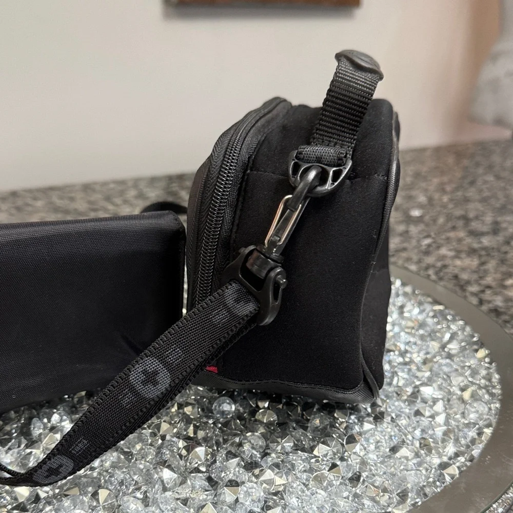 SwissGear Black and Gray camera bag crossbody Messenger Bag Set EUC